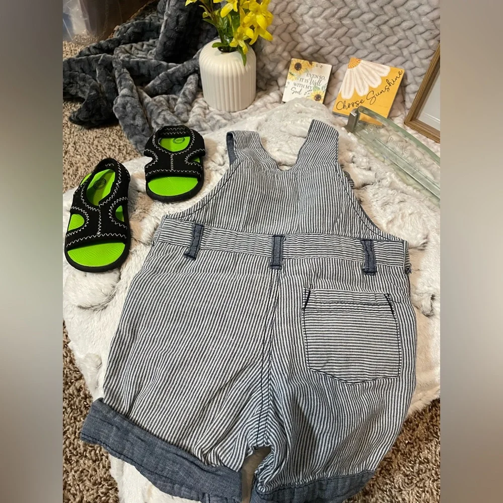 🐳 OSHKOSH Blue stripe Nautical Baby Romper 1pc w button center + SHOES SZ 12M